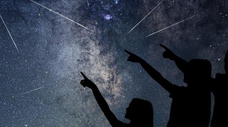 TurismoEnChile's tweet photo. ¡Entre el 16 y el 25 de abril, en Chile llueven estrellas! ⭐⭐🌠

Podrás observar meteoritos moderados o Líridas, en el cielo nocturno. 😊💫🌟

#TurismoEnChile 🇨🇱 https://t.co/mAKMpcE5v1