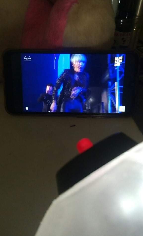Naatpi1's tweet photo. #BANGBANGCON khi laptop nhà m bị hư ngay ngày live concert😢😢(xài đt nó lag còn hơn tao lag khi nhìn BANGTAN nữa 😔😔😢😢
Nhưng mà em yêu BANGTAN 🤧😘 https://t.co/YvmCUiJzxo