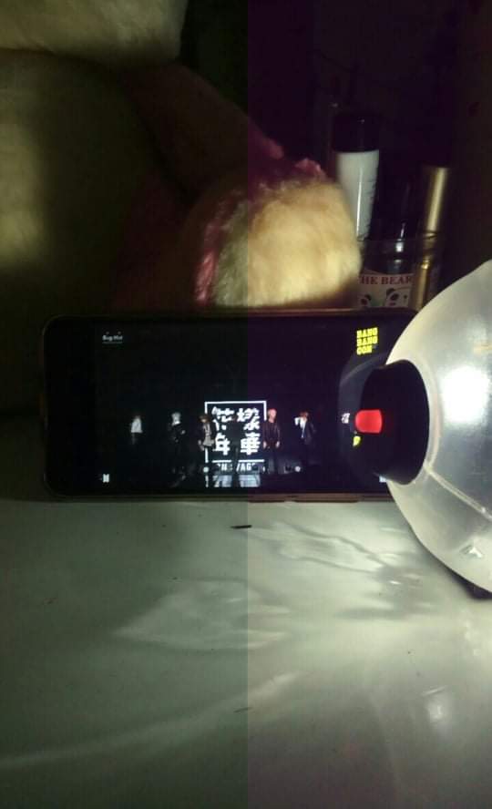 Naatpi1's tweet photo. #BANGBANGCON khi laptop nhà m bị hư ngay ngày live concert😢😢(xài đt nó lag còn hơn tao lag khi nhìn BANGTAN nữa 😔😔😢😢
Nhưng mà em yêu BANGTAN 🤧😘 https://t.co/YvmCUiJzxo