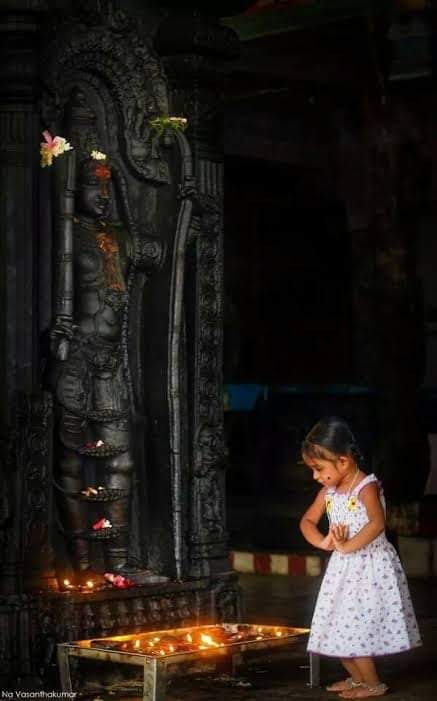 amforyouu's tweet photo. கவிதை தினம்
எழுதுவதற்கு 
ஒன்றுமில்லை
பார்த்துக்கொள்ளுங்கள் https://t.co/eNf9u7xk3L