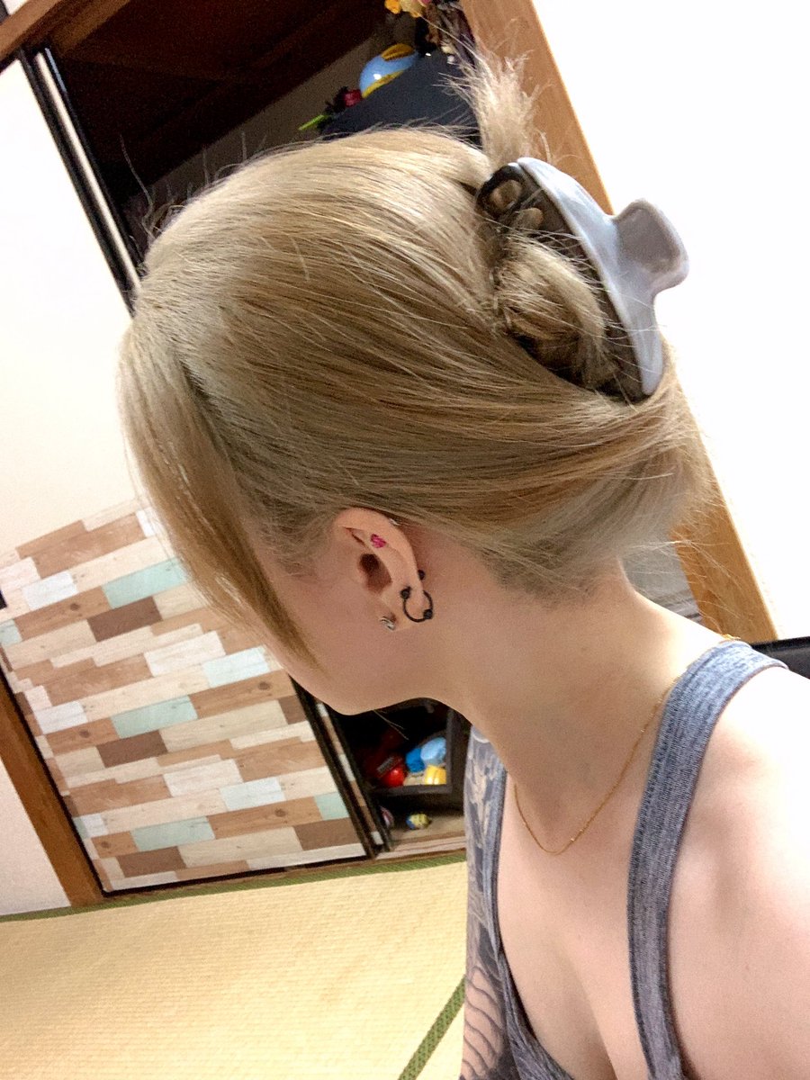 麗菜 Reina Kobe装飾デコバッグライダー 目死熊猫 前回美容院で髪をだいぶすいてもらったので今までとめ れなかった 毛量が多過ぎて 髪留めで髪がまとめれるようになった 洗顔時なだけなのでまとめ方適当 麗菜 Reina Kobe装飾デコバッグライダー 目死熊猫 前回美容院で髪をだいぶすいてもらったので今までとめ れなかった 毛量が多過ぎて 髪留めで髪がまとめれるようになった 洗顔時なだけなのでまとめ方適当