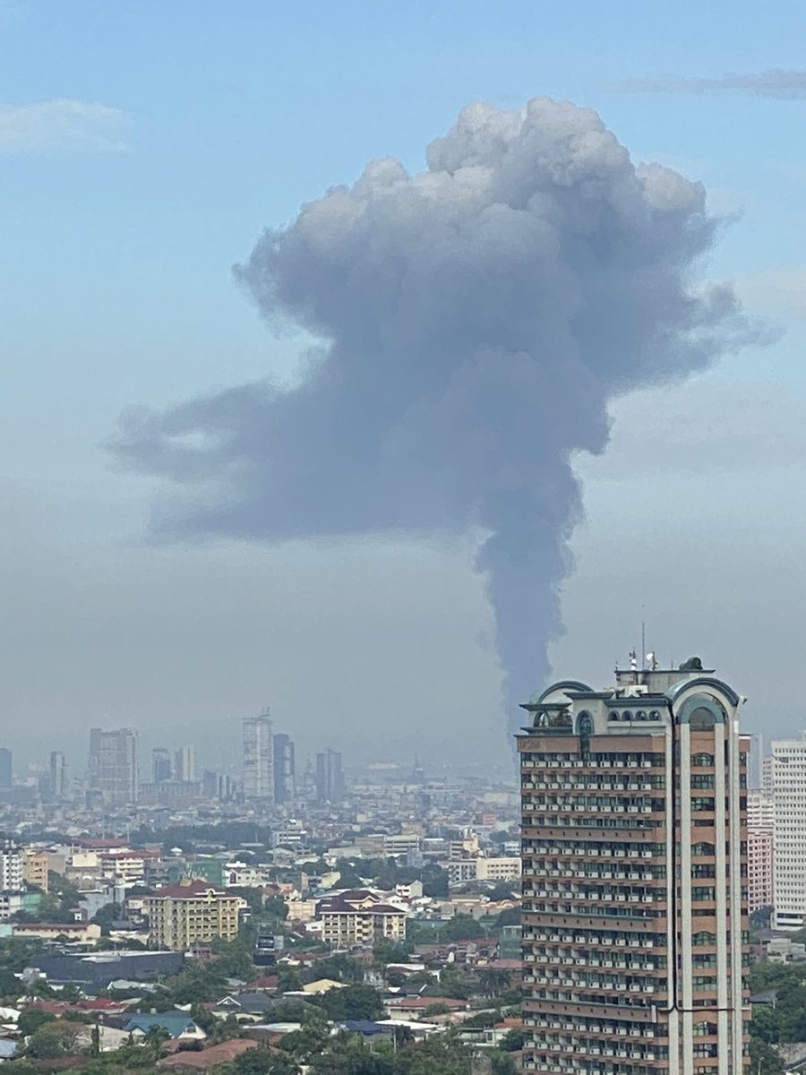Big fire Manila area near the port. #abscbn #DZMM