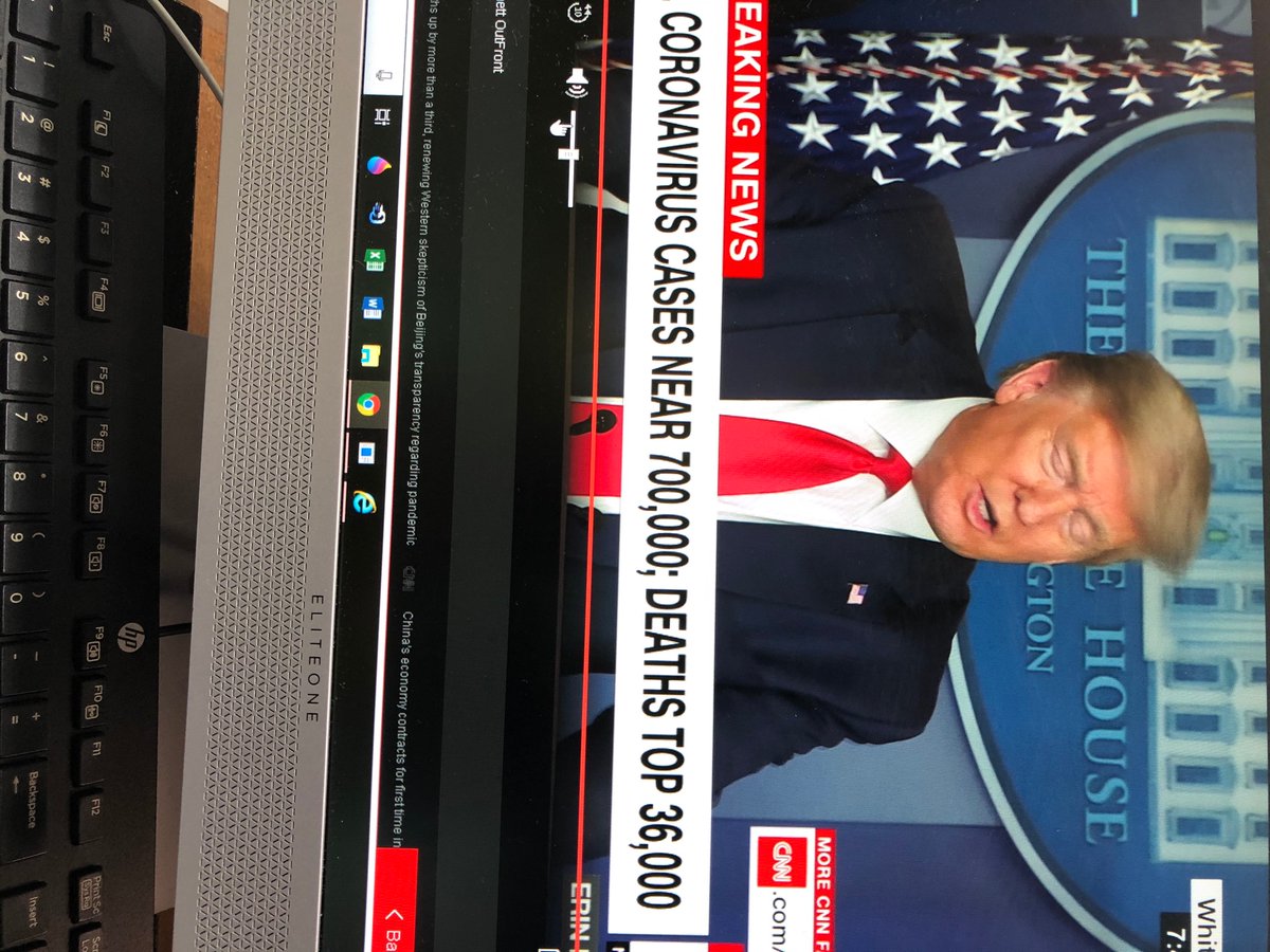 jjtlakers's tweet photo. @realDonaldTrump should resign with this many deaths and take responsibility of all his mistakes and stop putting people that are not qualified to be in the government like his own family. It’s not a family business #ResignNow #TrumpLiedPeopleDied #TrumpResignNow https://t.co/tc5hnN3t63