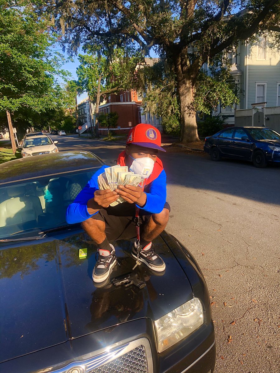 cameroncamrah's tweet photo. He prolly ain’t fuckin wit me, cause he ain’t FWM🔥💰 #CameronCamrah https://t.co/Ocv2ECT51S