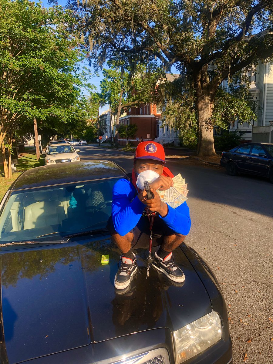 cameroncamrah's tweet photo. He prolly ain’t fuckin wit me, cause he ain’t FWM🔥💰 #CameronCamrah https://t.co/Ocv2ECT51S