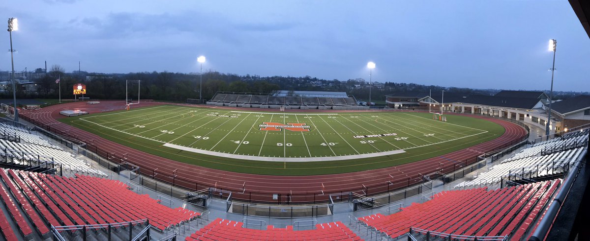KonkreteKids's tweet photo. Al Erdosy Stadium, Northampton Area High School. Thank you to our seniors and all medical providers, first responders and essential employees! @PIAASports @PIAADistrictXI @EastPennConf18 @PAStateADs @SchLeague @Colonial_League @mystlukes https://t.co/ruuXLW3vcE
