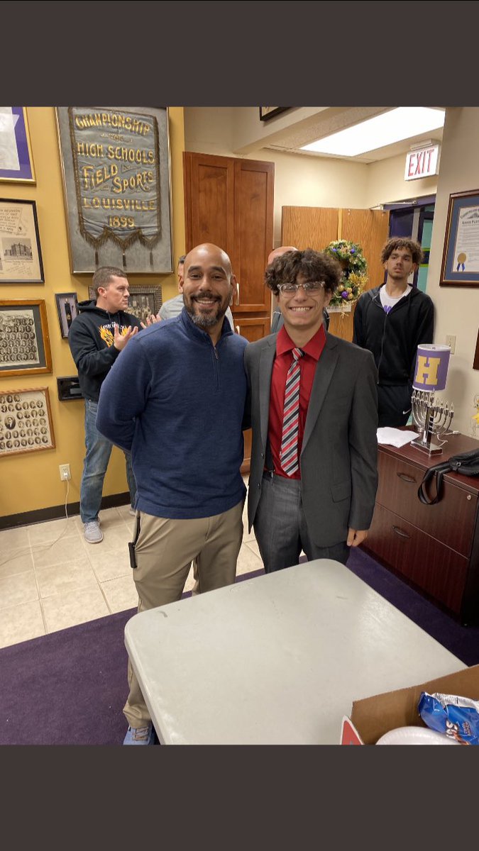 MrCathey21's tweet photo. For three years now heโs heard my rants after EVERY SINGLE GAME driving him home! Holds it down every game, and holds it down every DAY in the halls. Even going out of his way to still help his fellow Dawgs during these times. MY GUY โญ๏ธ #ForTheFamilyFriday #ForTheH https://t.co/OJNxNHHGYH
