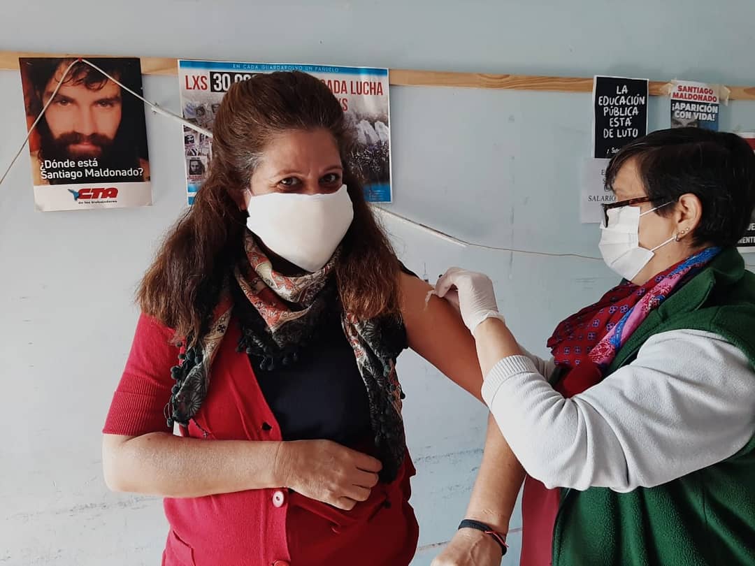 DanteBoeri's tweet image. Hoy vacunamos en la sede de #Echeverria a nuestrxs afiliadxs con la antigripal 2020. Gracias al Intendente @fernandogray y a la Secretaria de Salud de la Municipalidad por darnos las vacunas y a las genias de las enfermeras por la paciencia y la buena onda.
@SUTEBAProvincia