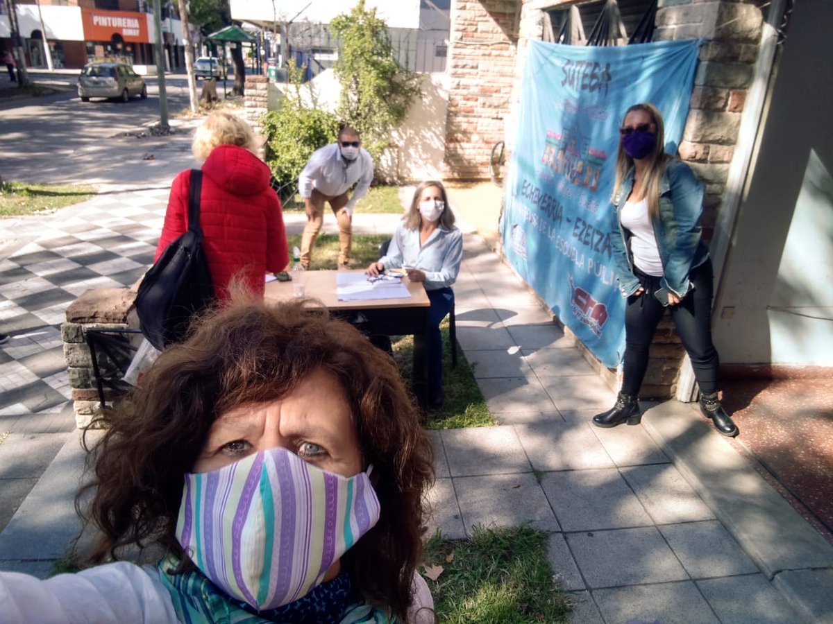 DanteBoeri's tweet image. Hoy vacunamos en la sede de #Echeverria a nuestrxs afiliadxs con la antigripal 2020. Gracias al Intendente @fernandogray y a la Secretaria de Salud de la Municipalidad por darnos las vacunas y a las genias de las enfermeras por la paciencia y la buena onda.
@SUTEBAProvincia