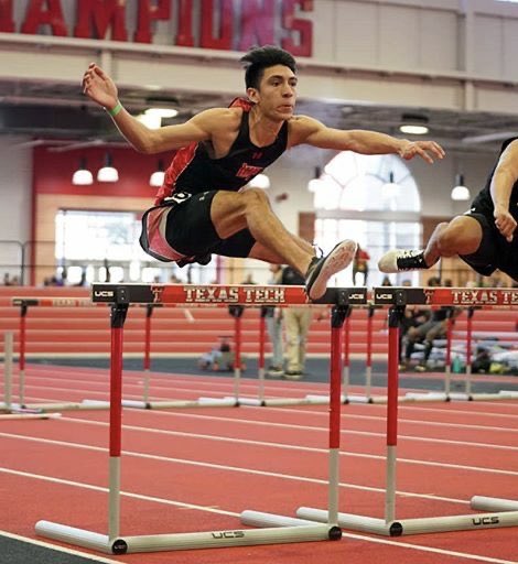 LCP_Track's tweet photo. ✒️SIGNING ANNOUNCEMENT 🖋
Our very own Haven Hernandez has signed to further his academic and athletic career with @LCUedu ! He will continue his hurdle career right here in Lubbock. We are extremely proud of him! Congrats, @HavenHernandez2 ! #PirateTrack https://t.co/Hdygvae3nw