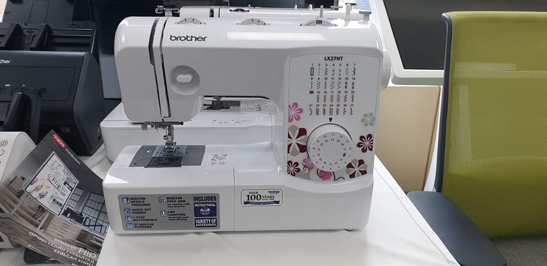 Nextelectronics's tweet photo. Нэг ийм сайхан машин байна. Юм юм л оёох бололтой. 🧵🧶#Brother +#Hobby=> #NextElectronics https://t.co/1kx7ZRBvo0