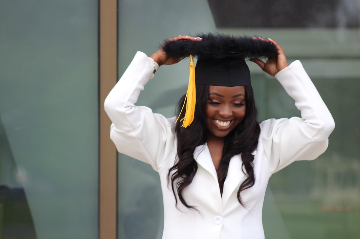 realMKay's tweet image. “She believed she could so she did”👩🏾‍🎓 I was destined to be great, and that’s word to my mama🍾🥂         

#PVGrad #pvamu #pvamu20 #hbcugrad