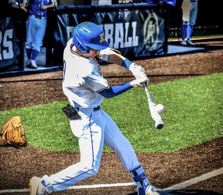 willburb11's tweet photo. Freshman-Senior... @mkchsbaseball Thank you for the past 4 years. #leaveit #betterthan #youfoundit https://t.co/eCIFImWvYJ