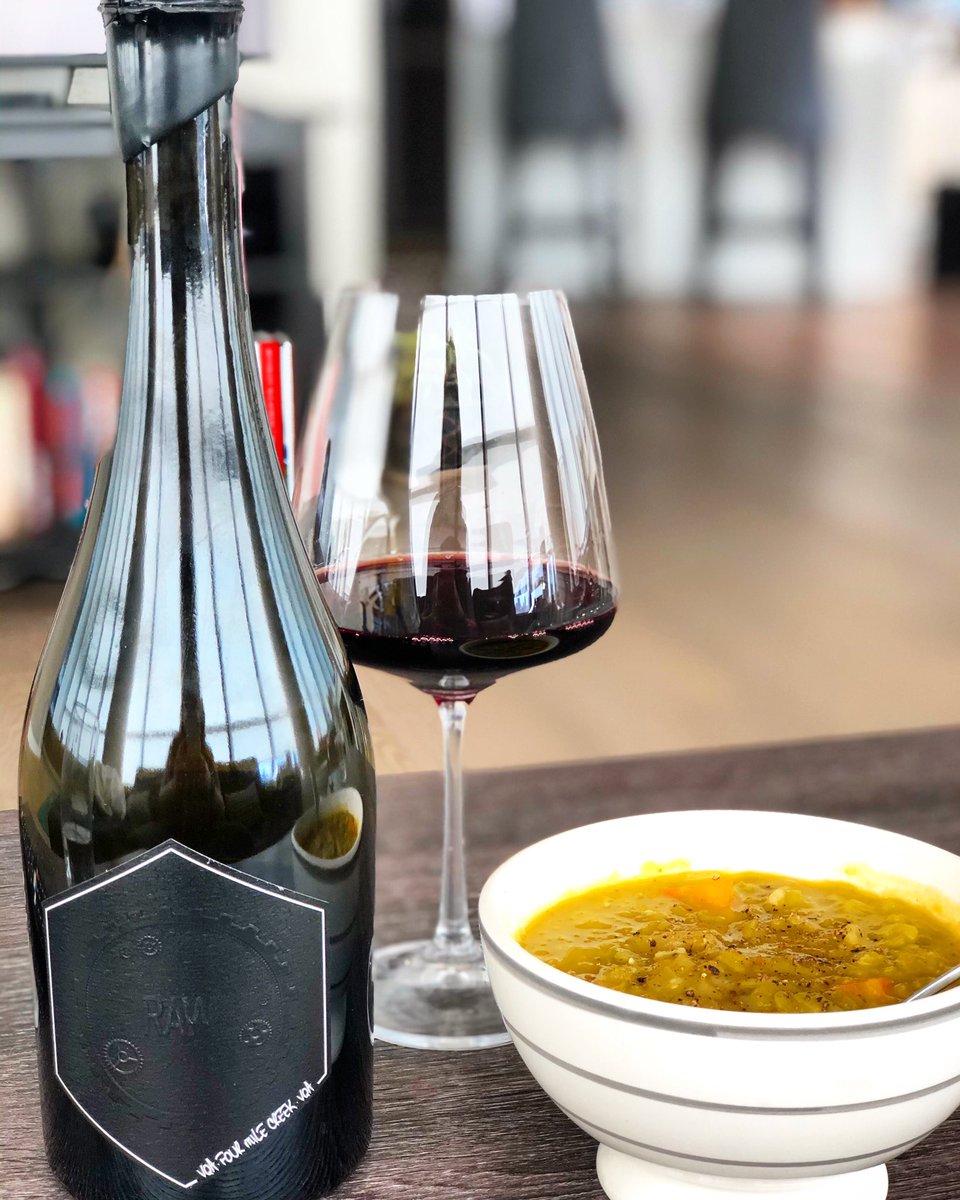 Enjoyed this stunner from <a href="/BigHeadWine/">Big Head Wines</a> for #MalbecWorldDay 🍷🌎 Hand picked, carbonic maceration in stainless steel, aged in concrete and bottled unfiltered - notes of cranberry, black cherry, rhubarb, cinnamon smoke and barnyard. Paired with pea soup because #quarantinelife ⚡️🍒