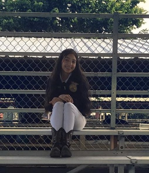 Alexia__Cortez's tweet photo. #TigerThrowbackWeek @LosBanosTigers https://t.co/BY9DOD3Z31