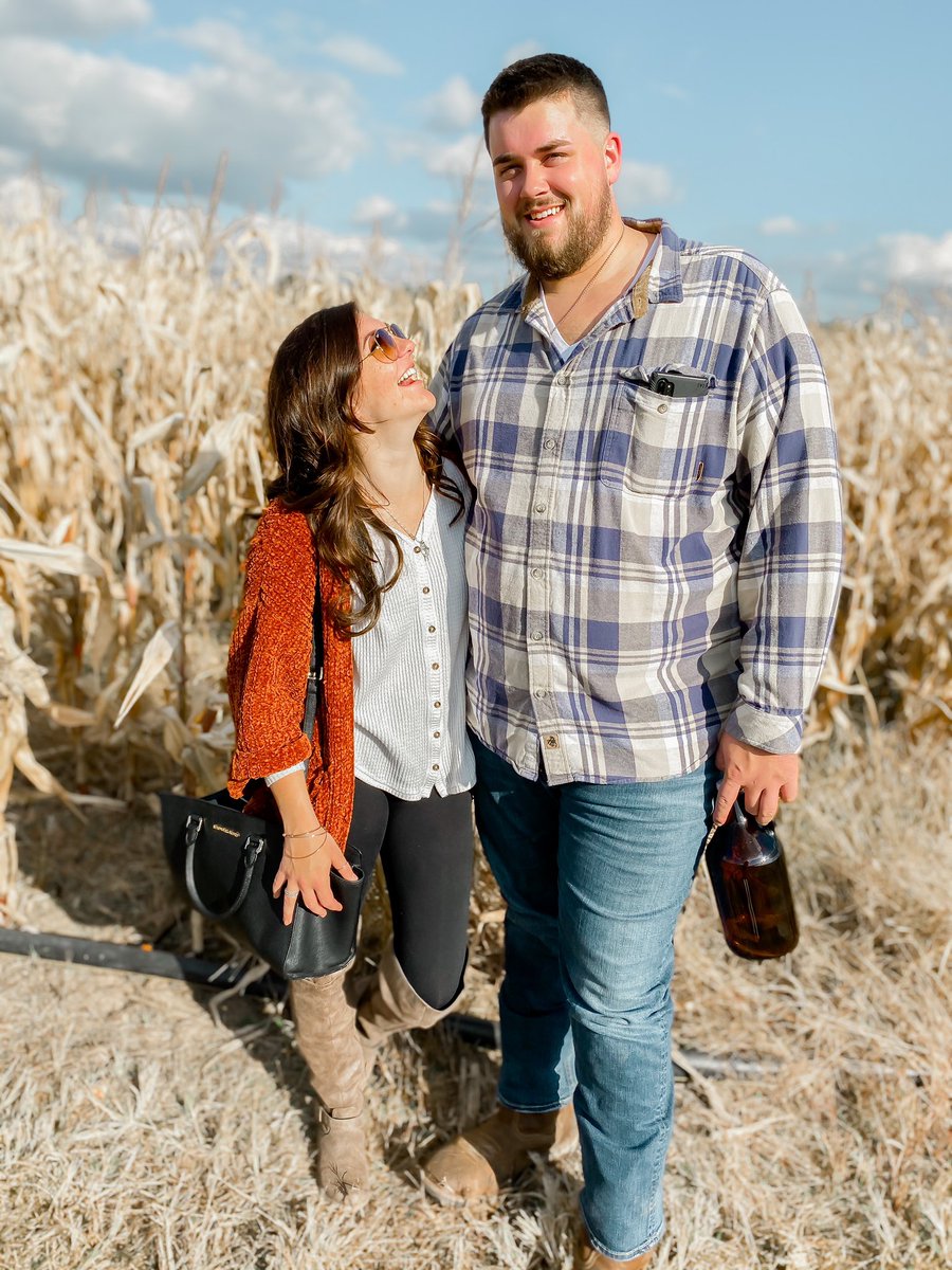 KatieD_02's tweet photo. @BuschBeer Me and my fiancé are currently in the process to moving our June wedding! Originally planned for June 6th. We are crossing our fingers and praying that August 1st works better for our 400+ sized wedding! #BuschWeddingGift #Sweepstakes https://t.co/y7jyjOyslE