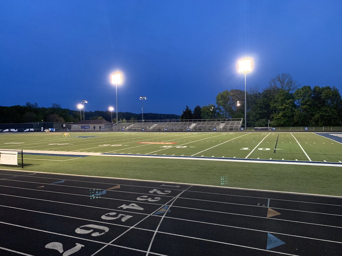 AdmiralsXC_TF's tweet photo. To the Class of 2020: I’m devastated I won’t get to watch you compete this spring, but know you have left such a deep impact on my life as a coach. I 💙 you all. #fhsxc #fhstrackandfield https://t.co/D1SZxvkYfz