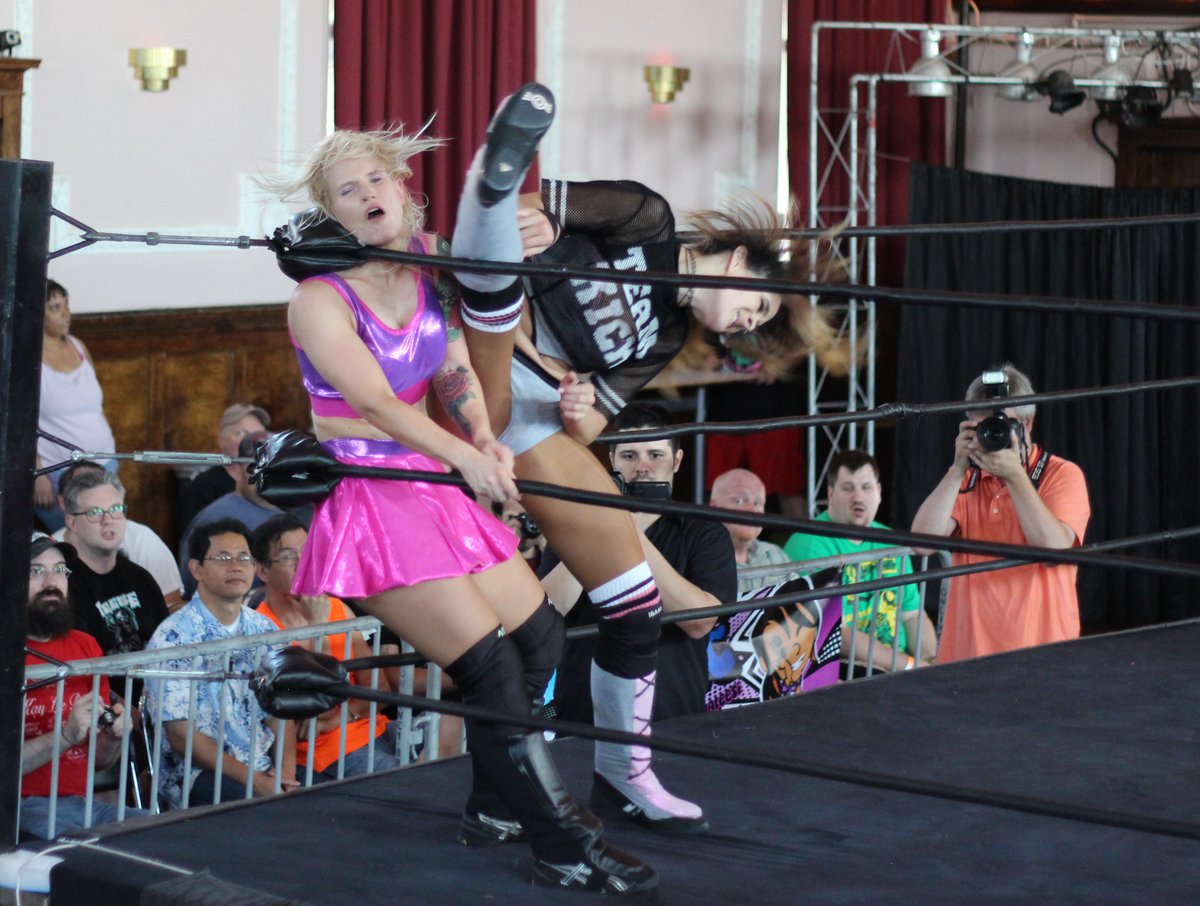 DAFALCON11's tweet photo. So glad we're celebrating this great match from @SHIMMERwomen #Vol82 @Dakota@SHIMMERwomen #Vol82 @DakotaKai_WWE v @Shazza_McKenzie https://t.co/L5qUApe5lN