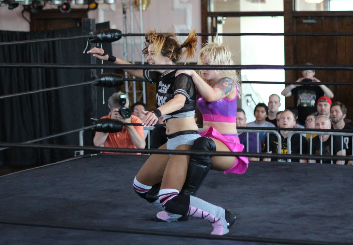 DAFALCON11's tweet photo. @Shazza_McKenzie finisher on @DakotaKai_WWE @SHIMMERwomen #Vol82 https://t.co/RMkuRjowhv