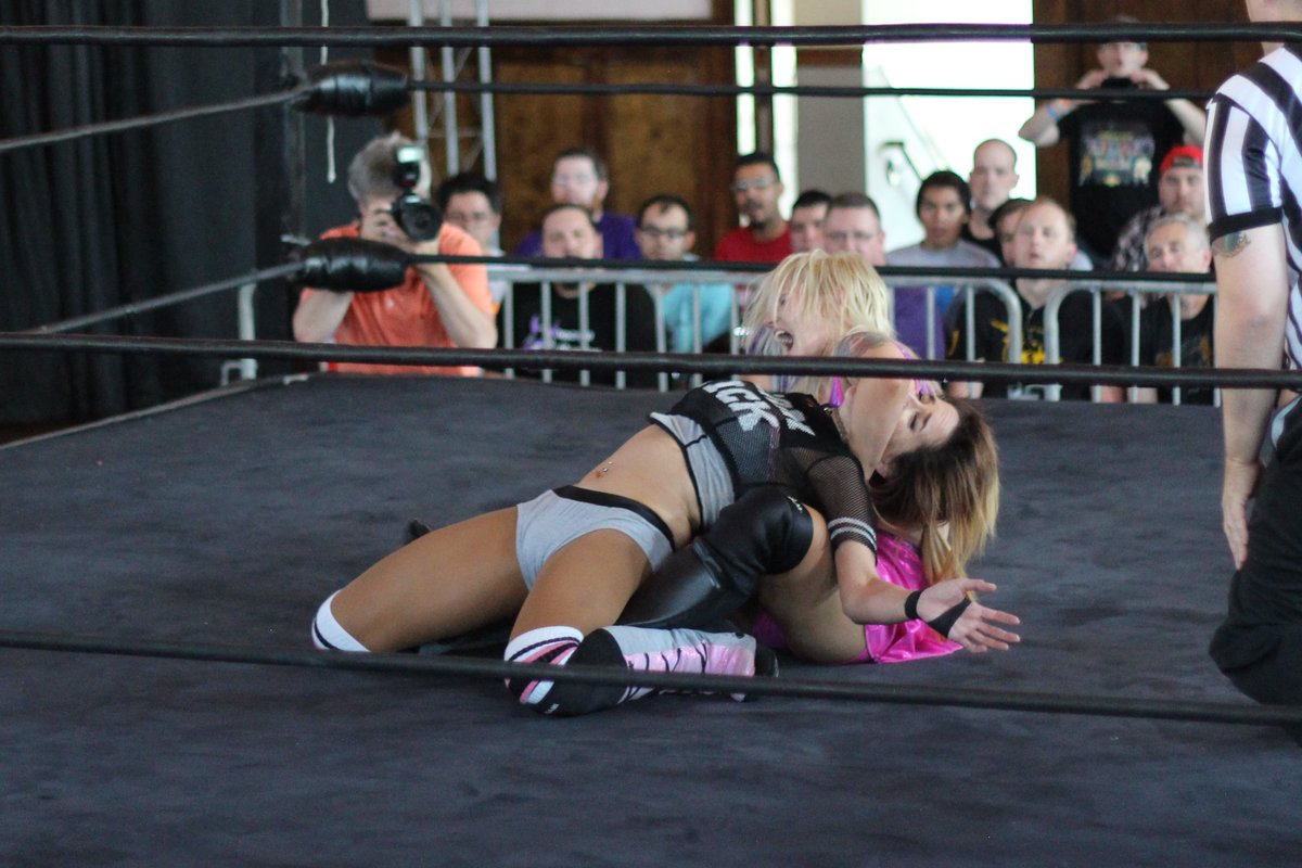 DAFALCON11's tweet photo. @Shazza_McKenzie finisher on @DakotaKai_WWE @SHIMMERwomen #Vol82 https://t.co/RMkuRjowhv