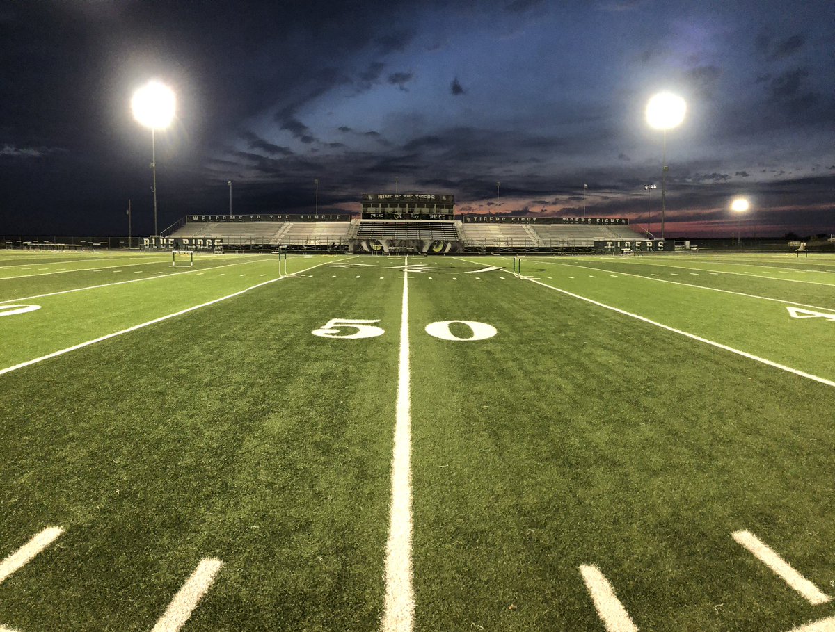 12markchester's tweet photo. These lights are shining bright for you SENIORS of 2020! Thank you for all that you’ve done for @BRISDAthletics Softball, Baseball, and Football Stadiums are rockin....I can almost hear it now!!  GO TIGERS! #BeTheLight https://t.co/s7ygWLTkGy