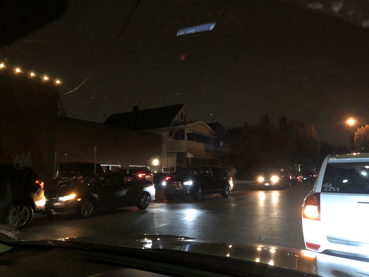 JoshVoightNews's tweet photo. When you just need some Angelo’s Pizza and all of Ohio orders and crashes the online system. It’s a parking lot out here. #QuarantineLife #PizzaPlease #FridayNightOff https://t.co/1ZckblQXyl