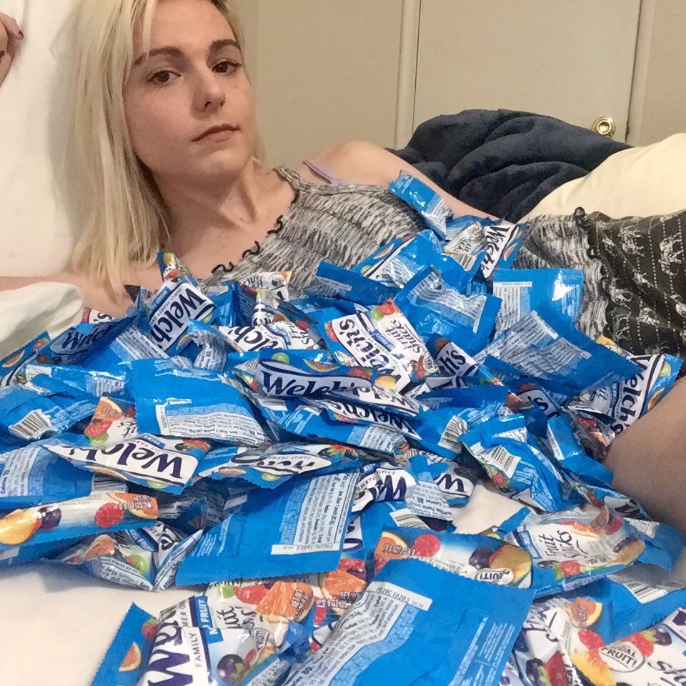 verychillgwen's tweet photo. I dunno, did my $1200 check come in? you tell me https://t.co/gNdExQhnSP