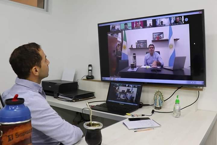 digitalplaza109's tweet photo. PLAZA: VIDEOCONFERENCIA CON GOBERNADOR E INTENDENTES https://t.co/Y7bFfmBACB https://t.co/iwLKyEgHWW