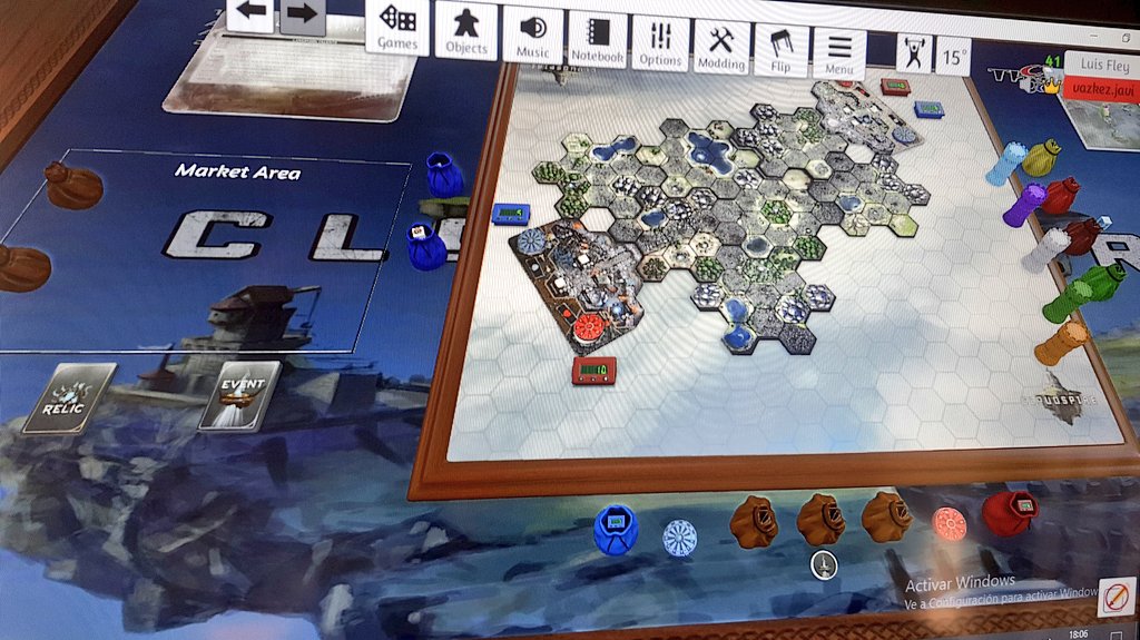 vazkez_javi's tweet photo. Hoy ha sido un dia completo de juegos, primero lo he dado todo explicandole a @LuisFleyPDJ el #Cloudspire mi juego fetiche del año. Luego seguimos con @almedinaramos y @rubendherrero al #AnInfamousTraffic del magnifico Cole Wherle. Gran tarde de viernes. https://t.co/f8DraPO9GV