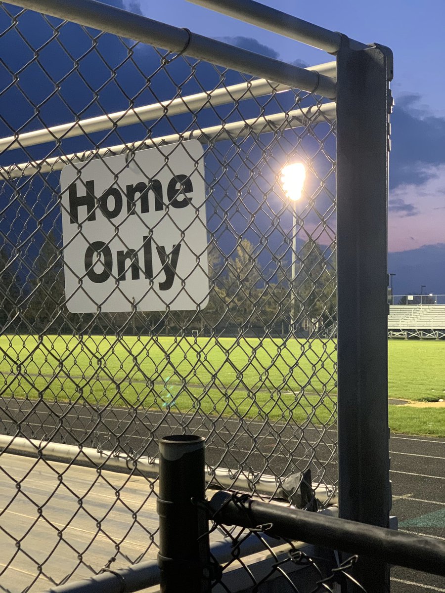 kanelandkrier's tweet photo. Kaneland was one of many schools throughout the state to turn on their stadium lights at 8:00 PM. Here’s our Peterson Field. The idea is to honor the Class of 2020. The end of their year is different than anyone imagined, but that doesn’t mean they’re any less appreciated. https://t.co/L1V8Gy9Tct