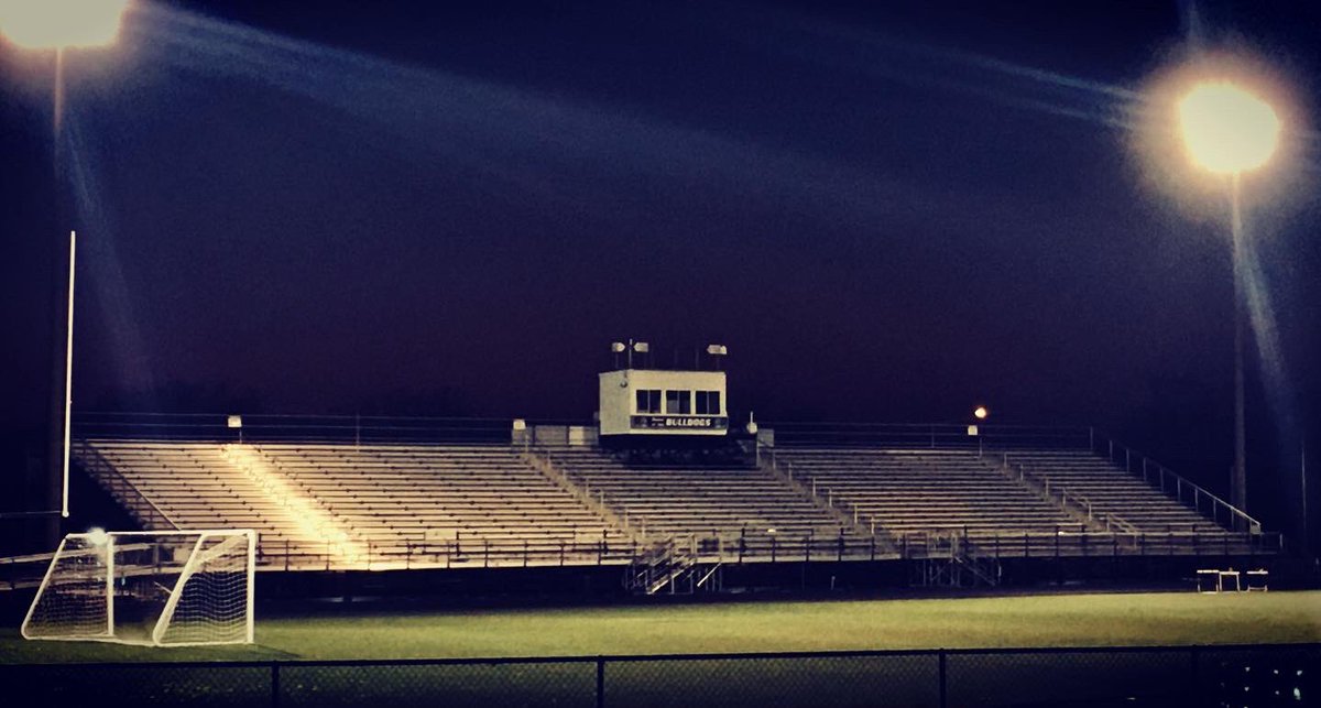 HLR_FOOTBALL's tweet photo. Tonight we turned on the lights at Korhonen Field in honor of our students, teachers, staff, healthcare workers, first responders and all other essential workers who are on the frontlines during this difficult time. #Thankyou @EDGYTIM @IHSA_IL @disabato @HLR_Ideas @BulldogsHLR https://t.co/ZtwJcHODA7