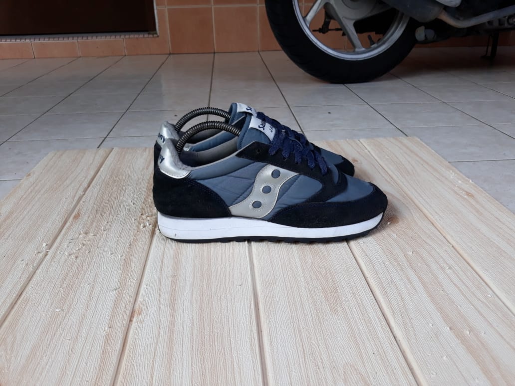 NyenderD's tweet photo. Lepas kolpri, saucony jazz size 42 , kondisi 95% mulus bgt ,minus kardus ilang . Detail pict wa 085716514509 #bantuUp @_AwayDay @GKwarrior_17 @OrenBarat https://t.co/cImCythWDD
