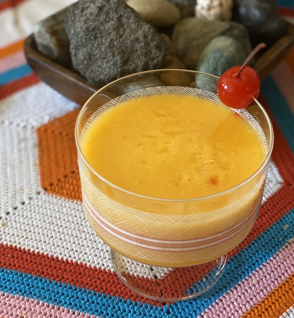 arlynsheaven's tweet photo. “Let food be thy medicine, thy medicine shall be thy food.” – #Hippocrates
Happy #Saturday guys! Hope I inspire and encourage you to eat healthy 😊 This fresh fruit smoothie is a combo of mango, melon and pineapple! Cheers! #vegan #vegetarian #healthyliving #freshsmoothie #fruits https://t.co/dh8hVgGfm7