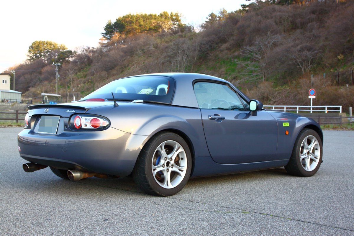 かりぶち ひかり Nc純正ハードトップにrx 8純正ホイール 小さいrx 8に見えてきた W ロードスター