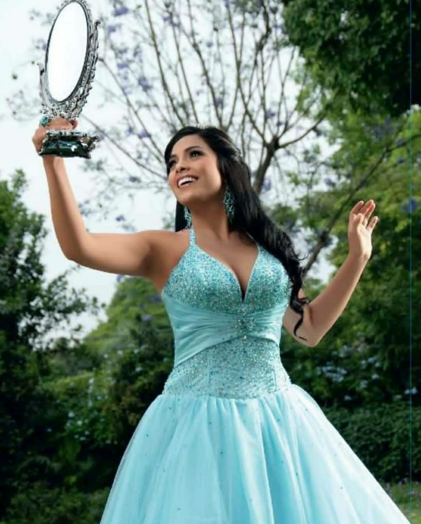 JhoseerPaola's tweet photo. #DejenmeSiEstoyLlorando Hermosa https://t.co/pSu77a74Kc