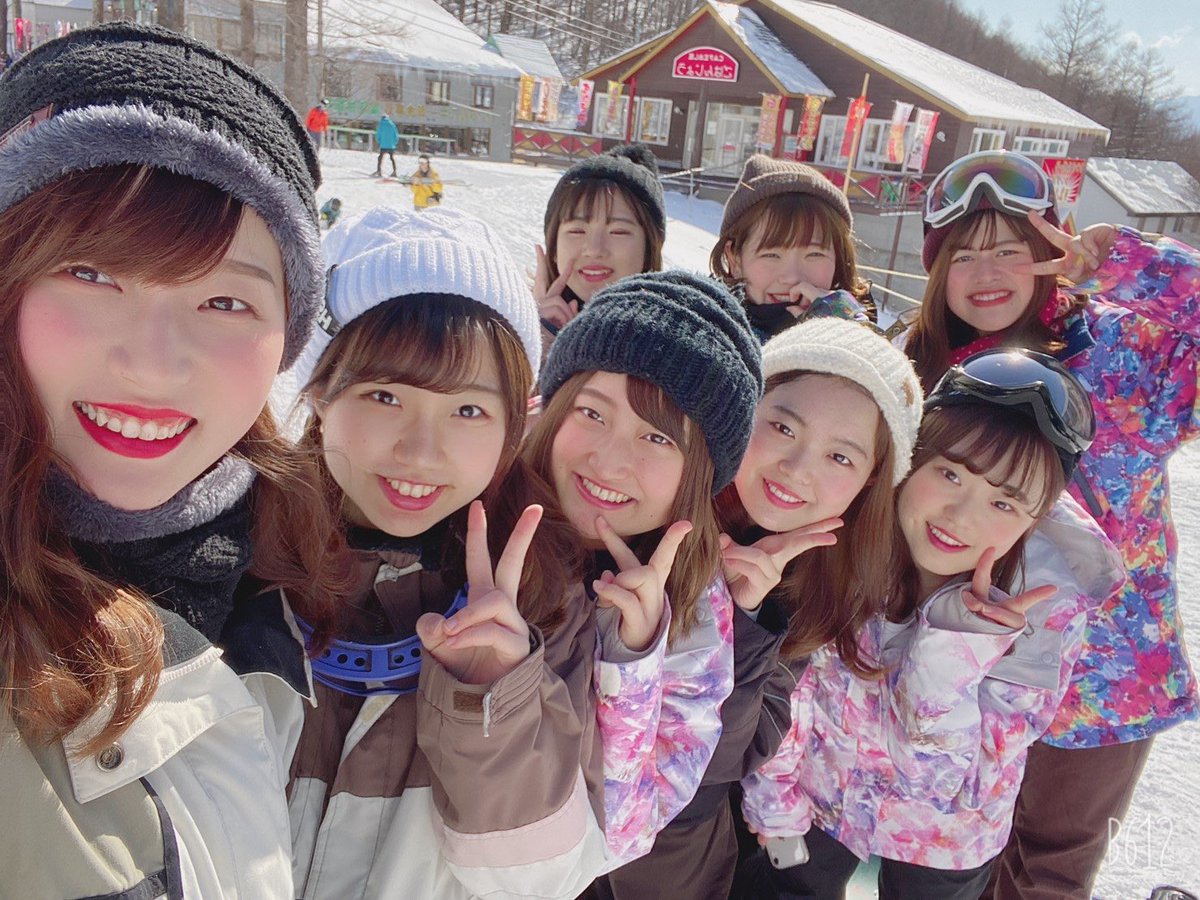 青学aceオールラウンドスポーツ愛好会 活動紹介 スノボ合宿 冬は毎年2泊のスノボ合宿をやります 前半は班ごとに 後半は自由に滑ります 初心者もたくさんいるけど皆滑れるようになって帰ってくるんです Ace 春から青学 秋から青学 青山
