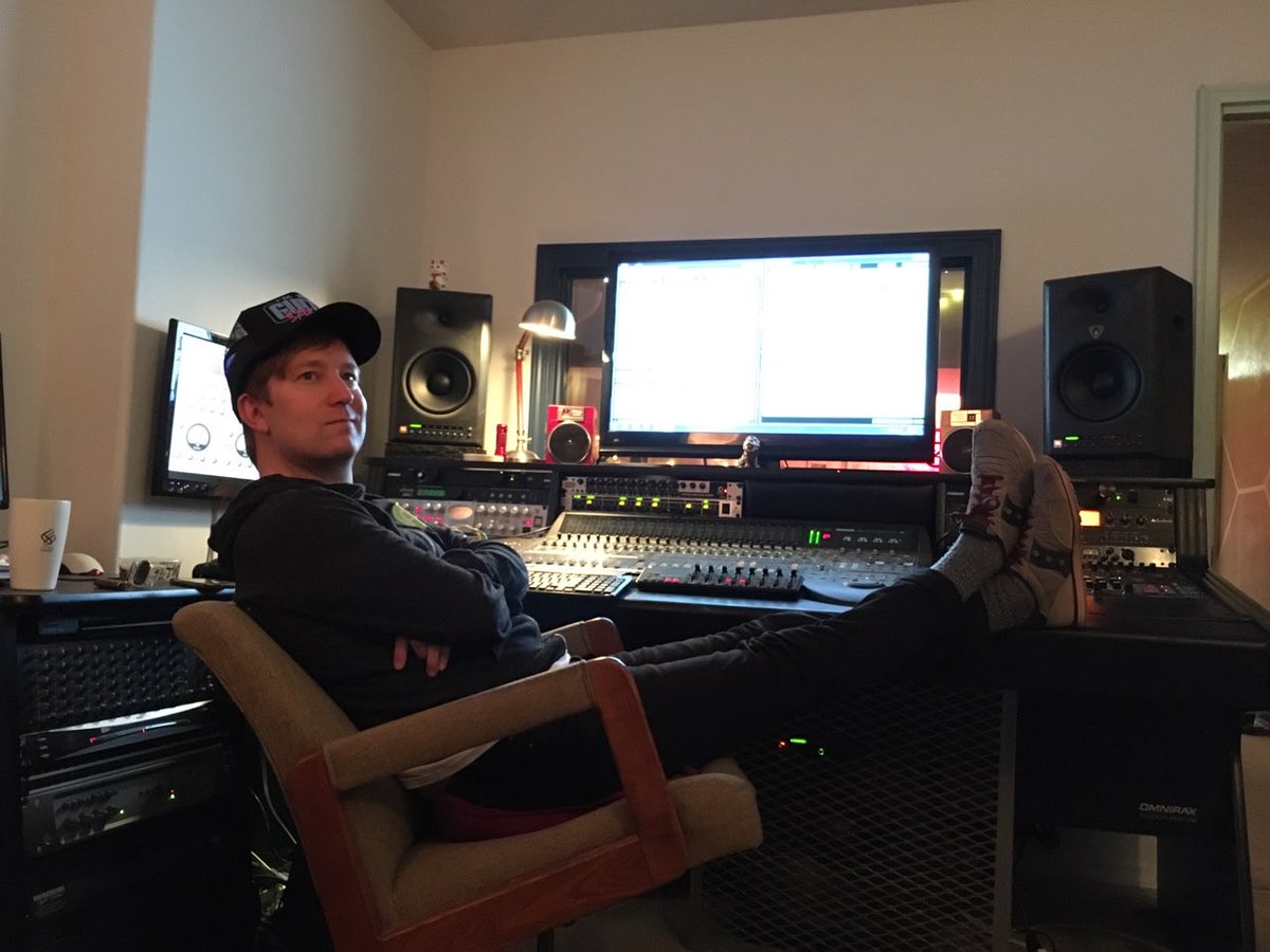 Our new EP “When You’re Around” is coming in June, with the title track dropping next Friday! 🥳 Major thanks to Skyler Norwood of Miracle Lake Studios for mixing and recording us to give it that magic sound, and Gus at Sky Onion for mastering 🤟 #NewMusicAlert  #IndieMusic