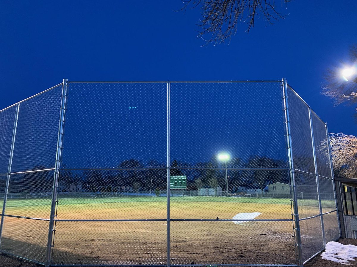 NUWarriors's tweet photo. Showing support for our North Union Communities, Students, &amp; our Class of 2020! #lightupIA @IOWAHSADA @IGHSAU @IHSAA https://t.co/XFsVGDg1ps