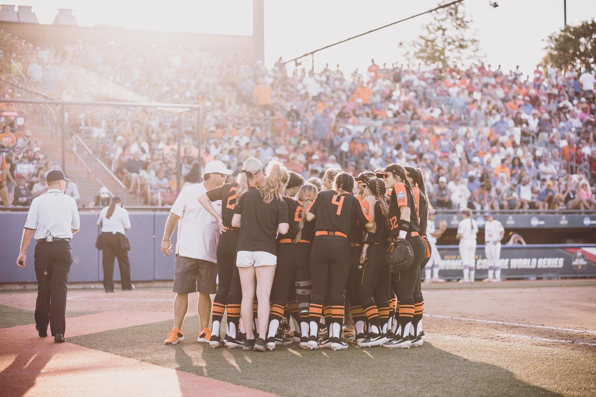 cowgirlsb's tweet photo. Your 2019 #CowboyChoice Team of the Year 😤
What. A. Season.
👉First WCWS appearance since 2011
👉Most wins since 1994
👉Most postseason victories ever
#okstate #Pitch2Pitch #UnitedAsOne https://t.co/sZAZdAg7m6