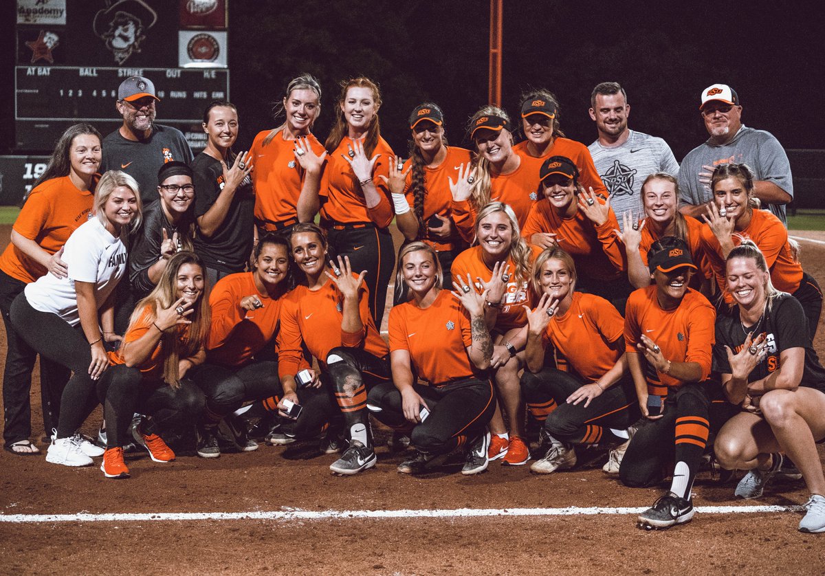 cowgirlsb's tweet photo. Your 2019 #CowboyChoice Team of the Year 😤
What. A. Season.
👉First WCWS appearance since 2011
👉Most wins since 1994
👉Most postseason victories ever
#okstate #Pitch2Pitch #UnitedAsOne https://t.co/sZAZdAg7m6