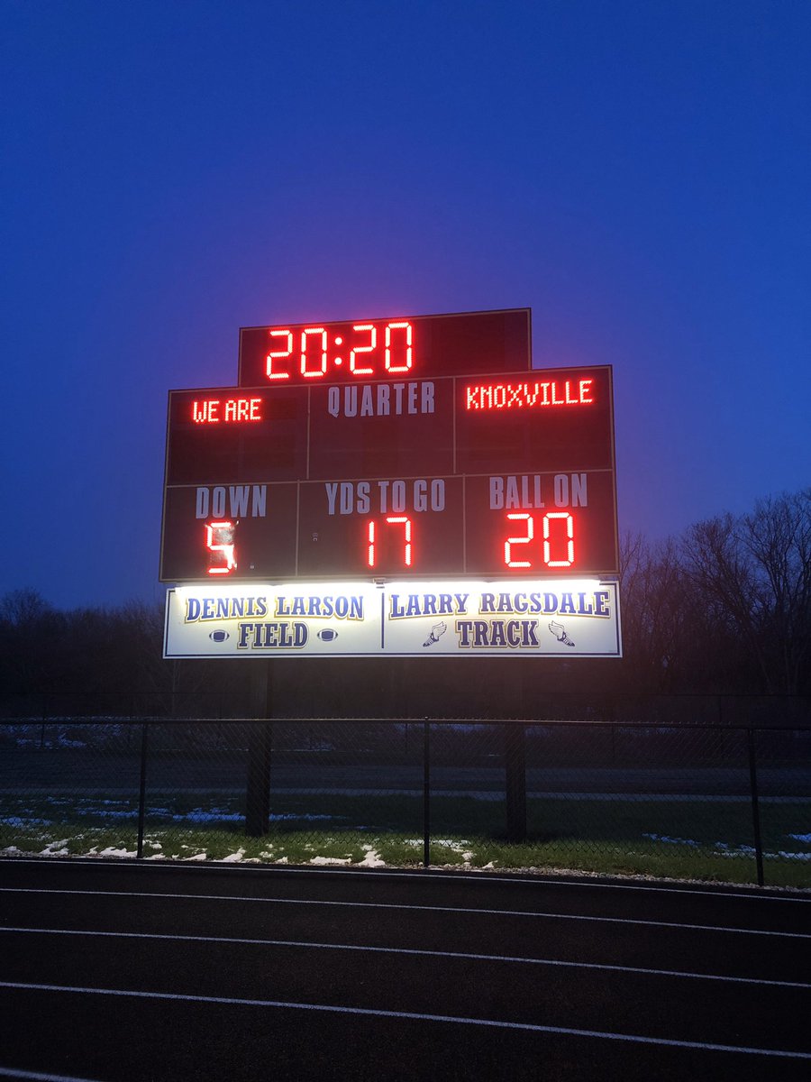 KHSBlueBullets's tweet image. Knoxville Seniors!