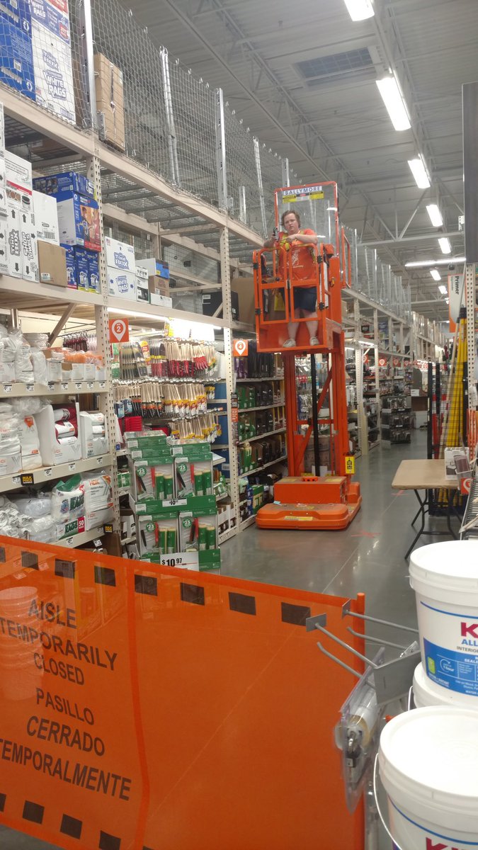 I caught <a href="/LinksnotZelda/">Kyndra</a> using the Ballymore to down stock the paint department this morning.  She had gates up at the correct spacing.  Thanks for working safe.   <a href="/MikeCaplinger1/">Mike Caplinger</a> <a href="/LeahVienhage/">Leah Vienhage</a> @TerryOr74876639 <a href="/THDdiego/">𝘿𝙞𝙚𝙜𝙤 𝙁𝙡𝙤𝙧𝙚𝙨</a> <a href="/DederaThomas/">Thomas Dedera</a>