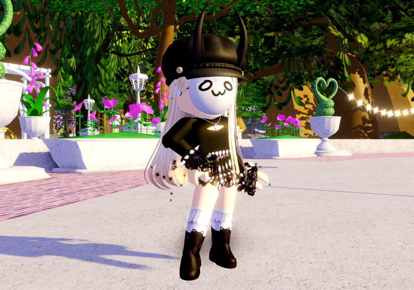 xLittenNight в X: „i made my roblox avatar as a skin