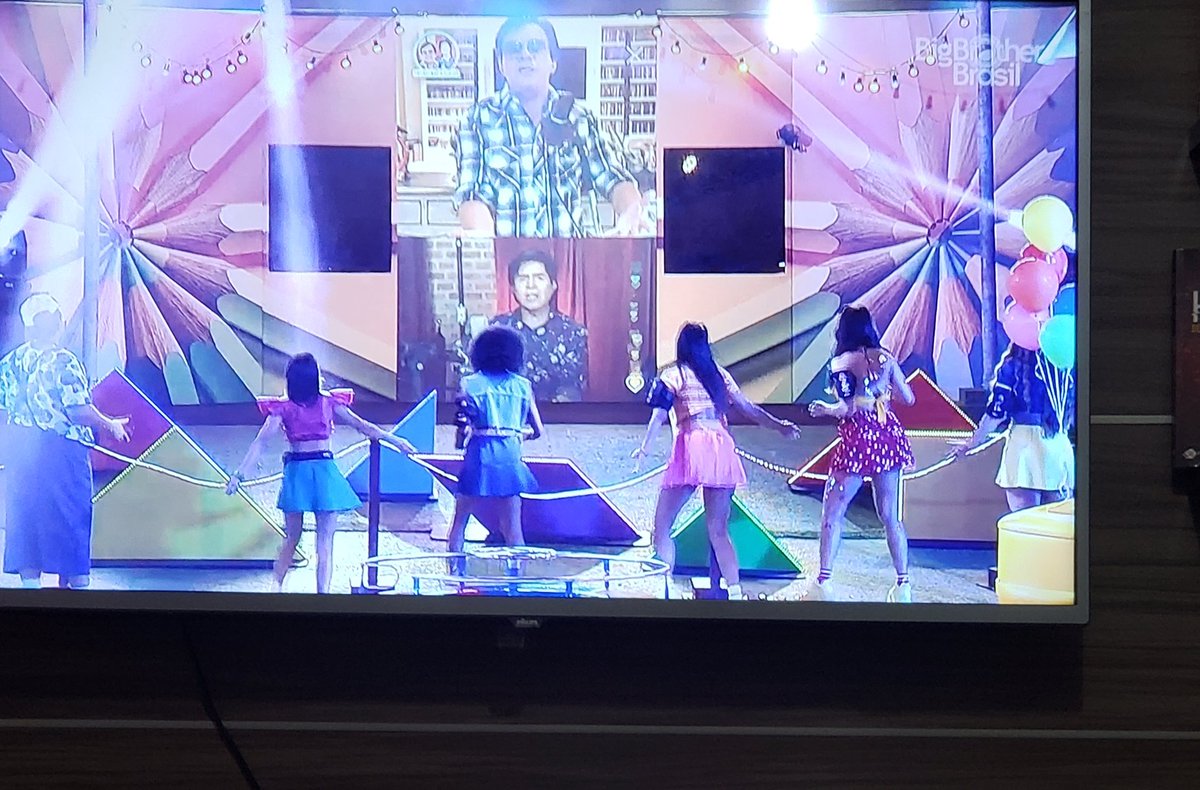 fatimamitson's tweet photo. MELHOR LIVE DE TODASSSS.
HOJE NO @bbb
Que delícia. 🎵🎶🤩💜❤
#BBB2O #redebbb #RedeBBB20 #ForaIvy #FicaThelma #FicaRafa #livebbb #foco #gshow https://t.co/OrrxLr1iIl