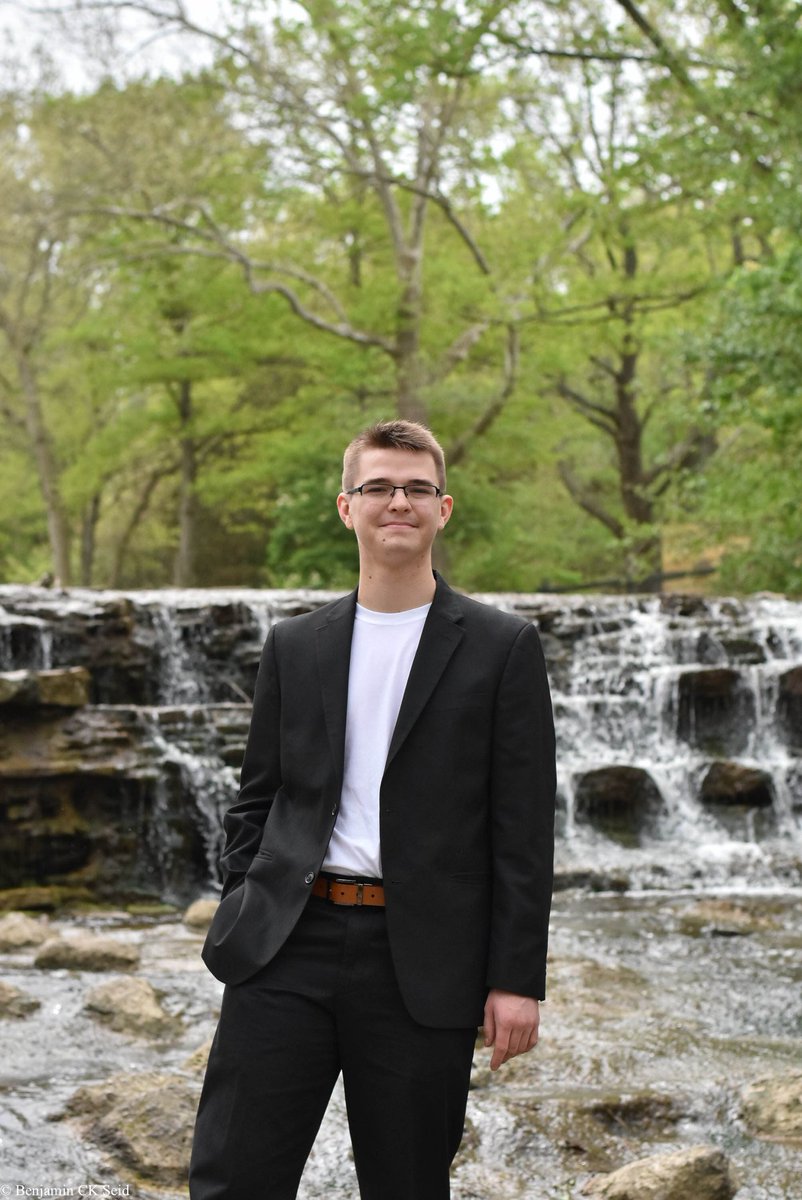 oufilm's tweet photo. Q: Who's this dashing young #Cincinnati man who loves the Lord of the Rings (films &amp; books) &amp; why is he being featured today?

A: He's Soph HTC/BFA #film #student Evan Gilland and it's #FirstYearFriday (&amp; he's awesome). 🙌

#oufilm #ousof #FridayFacts #AthensOhio #OhioUniversity https://t.co/Pdgy6M9MuI