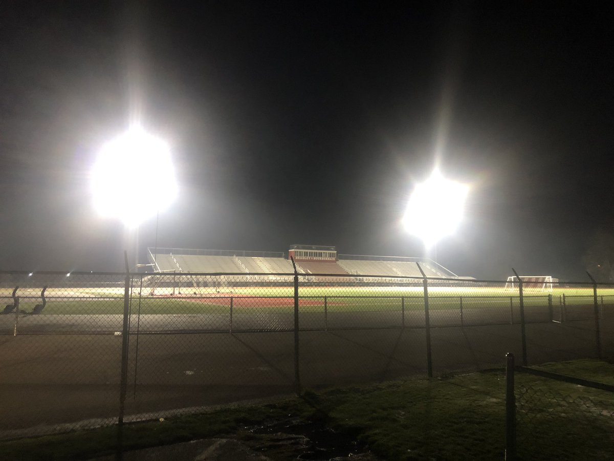 BBCHSFootball's tweet photo. Showing support tonight for our 2020 seniors—and the health care workers—first responders—and essential workers.  Hope this provides a small light of hope and remind our community of our strength and resilience. We will persevere! #boilerstrong #LightsForTheFight https://t.co/5UOhqy9g70