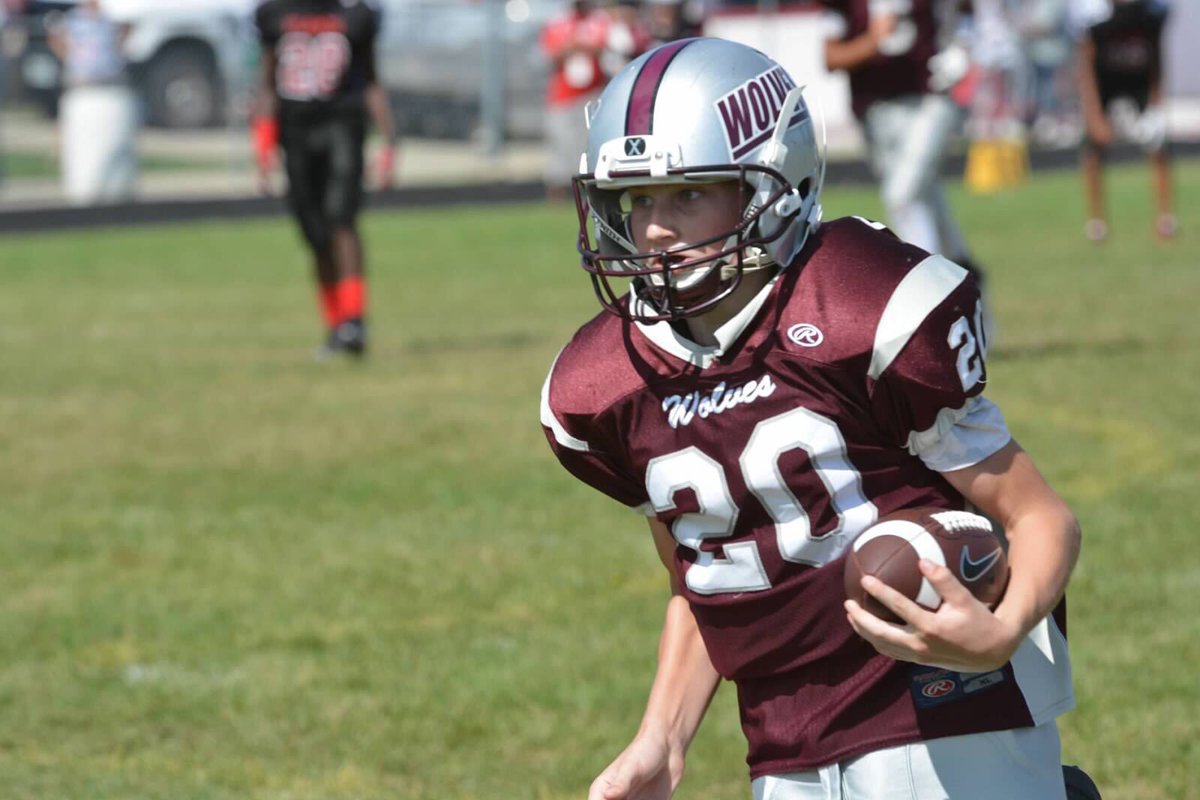 SchnoorPhil's tweet photo. 2016 Jr Wolves Varsity..Tyler Crawford was also brought up to play with the Big boys! He was 120-125lb and fast as a rabbit. Never needed to worry about not making the right football play and surprisingly beast on defense!! Nothing changed except 70lbs. &amp; 6” https://t.co/GnulFJcmqA