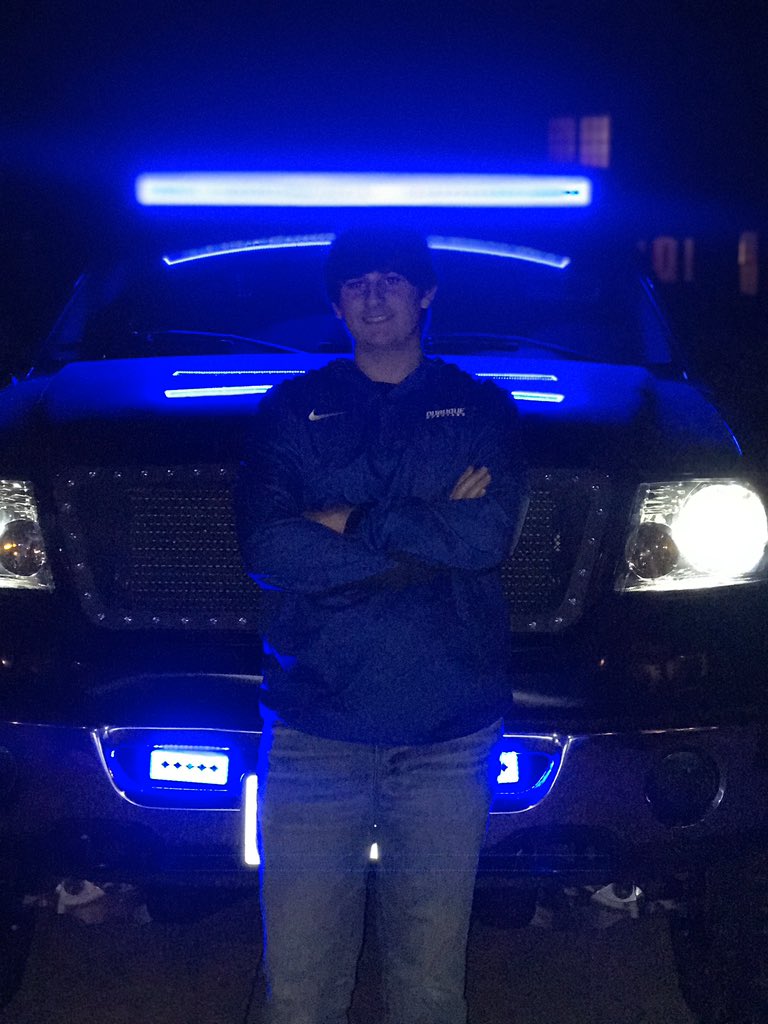 Jason_M_Gold's tweet photo. From Hornet🟢 to Spartan🔵! Celebrating our senior tonight one last time under the lights! C/O ‘20 @gold_kick_05 #kickersarepeopletoo #hornetpride @DubuqueFootball https://t.co/VBTTJxInN7