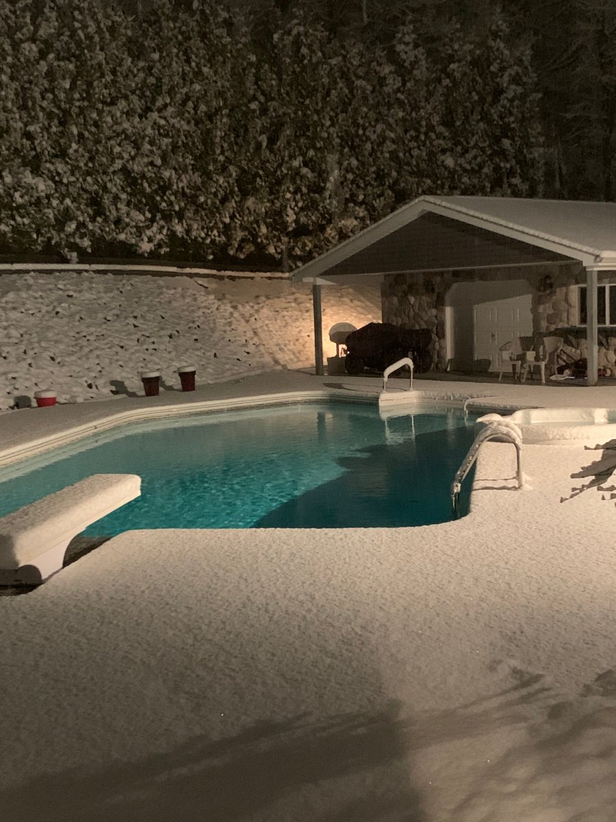 jacquiewalker4's tweet photo. Ann Nuzzo of #Bradford PA sent this photo to the newsroom tonight saying it was still snowing and... "I guess we opened our pool too early this year!" #AprilSnow #EverybodyIntoThePool @news4buffalo https://t.co/UGRkbtZj39