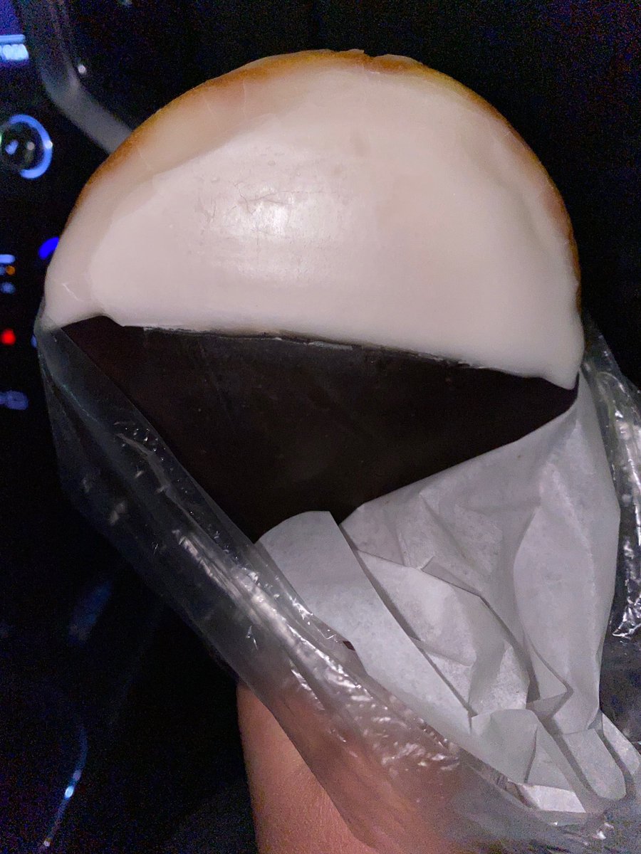 SeanTPendergast's tweet photo. #SPTakeoutChallenge Day 31 ... got a late start tonight, so we needed somewhere that NEVER CLOSES! Enter @KatzsDeli in Montrose! Cheesecake shake baybeee ... look to the cookie! If you can, support our restaurants.. #DedicatedToHouston https://t.co/Zd7x3GhrE4